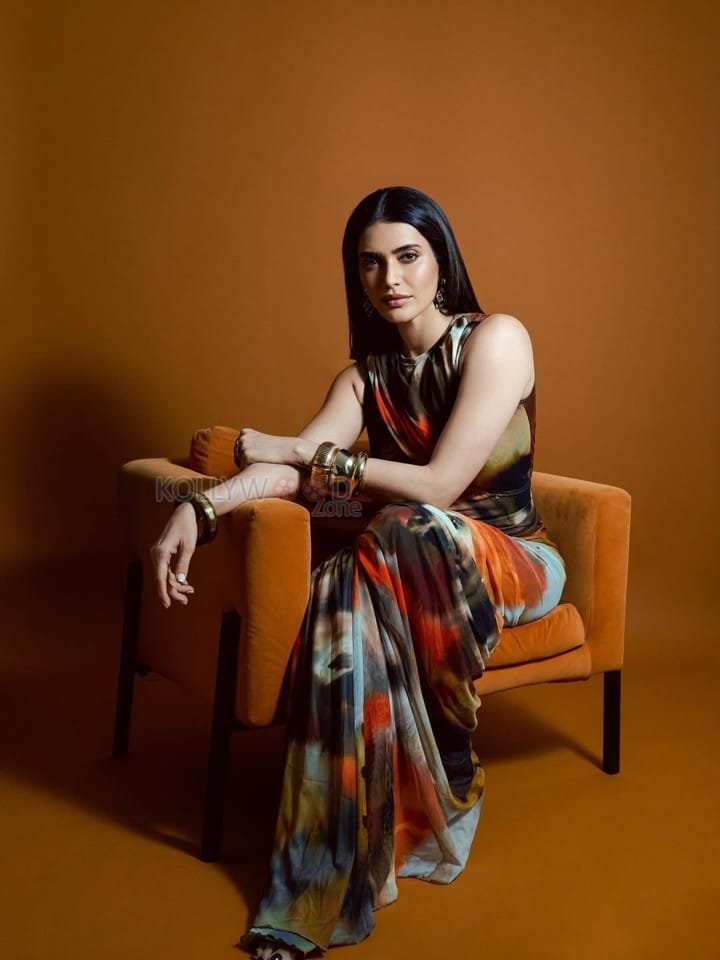 Gorgeous Karishma Tanna in a Stylish Sleeveless Floor Length Bodycon with a Front Cut Out Dress Photos 03