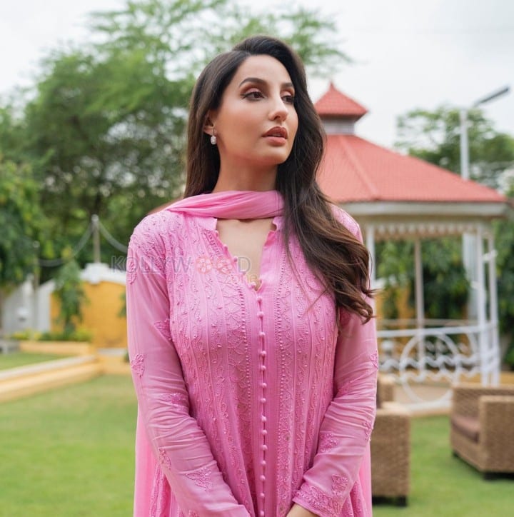 Gorgeous Nora Fatehi in a Pink Salwar Suit Photos 03