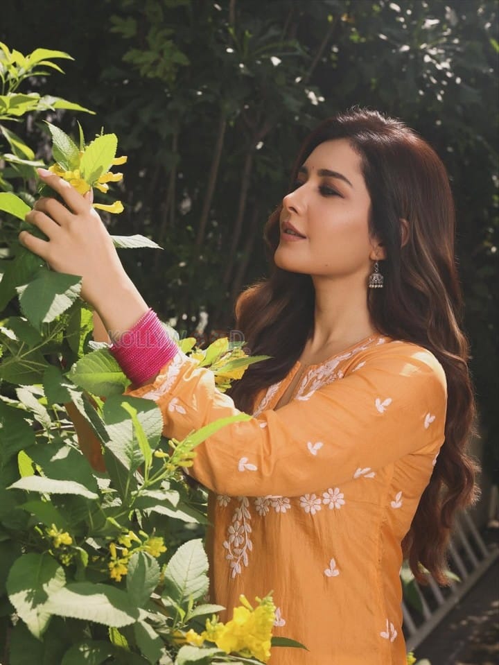 Gorgeous Raashi Khanna in a Mustard Yellow Embroidered Kurta Pictures 07