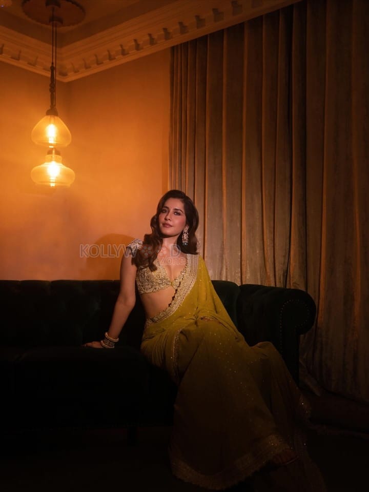Gorgeous Raashi Khanna in a Mustard Yellow Saree with an Embellished Border and a Golden Embroidered Blouse Pictures 04