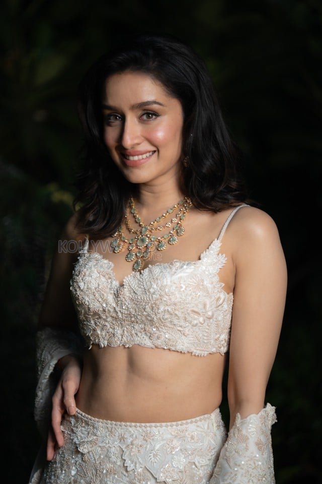 Gorgeous Shraddha Kapoor in a White Lace Lehenga Photo 01