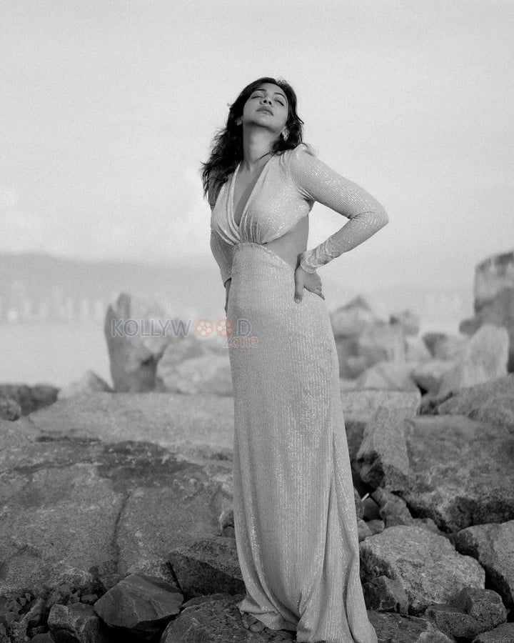 Graceful Beauty Madonna Sebastian in a Metallic V Neck Dress with Long Sleeves Pictures 06