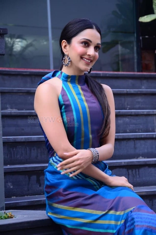 Handsome Kiara Advani Photoshoot Stills 03