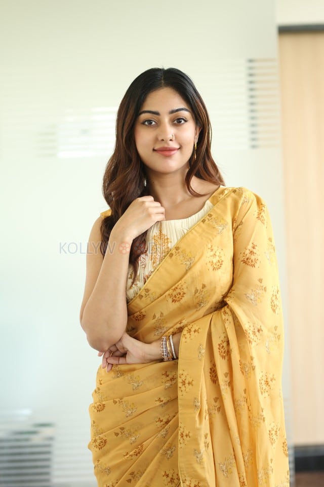 Heroine Anu Emmanuel at The Girlfriend Interview Photos 06