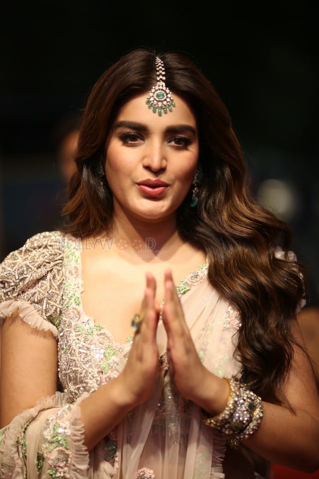 Heroine Nidhhi Agerwal at Hari Hara Veera Mallu Pre Release Event Pictures 07