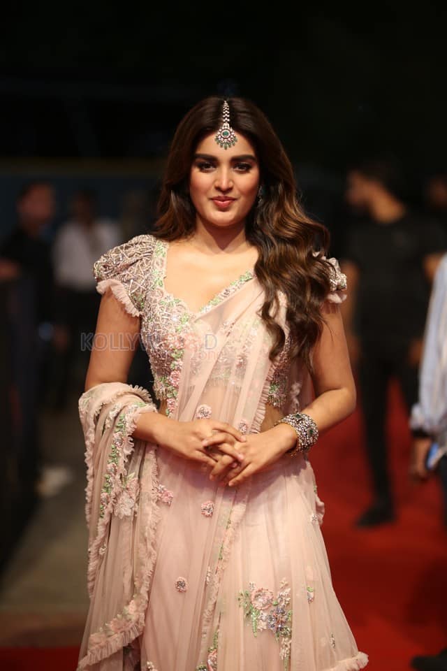 Heroine Nidhhi Agerwal at Hari Hara Veera Mallu Pre Release Event Pictures 19