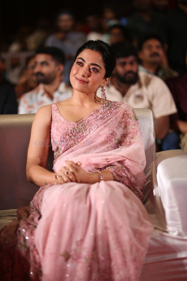Heroine Rashmika Mandanna at Kuberaa Movie Pre Release Event Photos 04