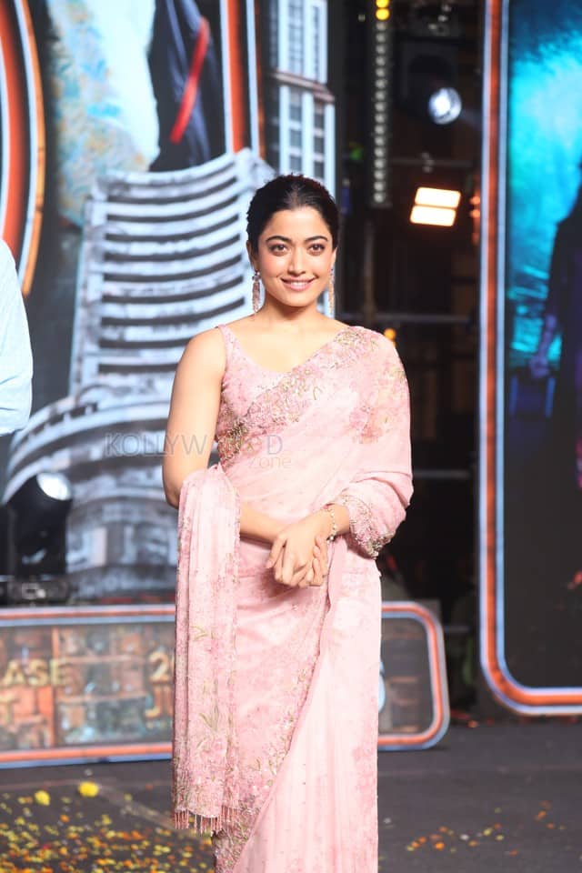 Heroine Rashmika Mandanna at Kuberaa Movie Pre Release Event Photos 10