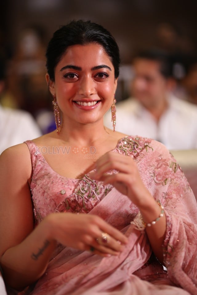 Heroine Rashmika Mandanna at Kuberaa Movie Pre Release Event Photos 18