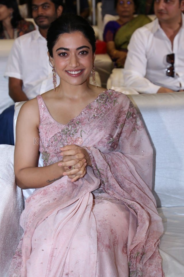 Heroine Rashmika Mandanna at Kuberaa Movie Pre Release Event Photos 31