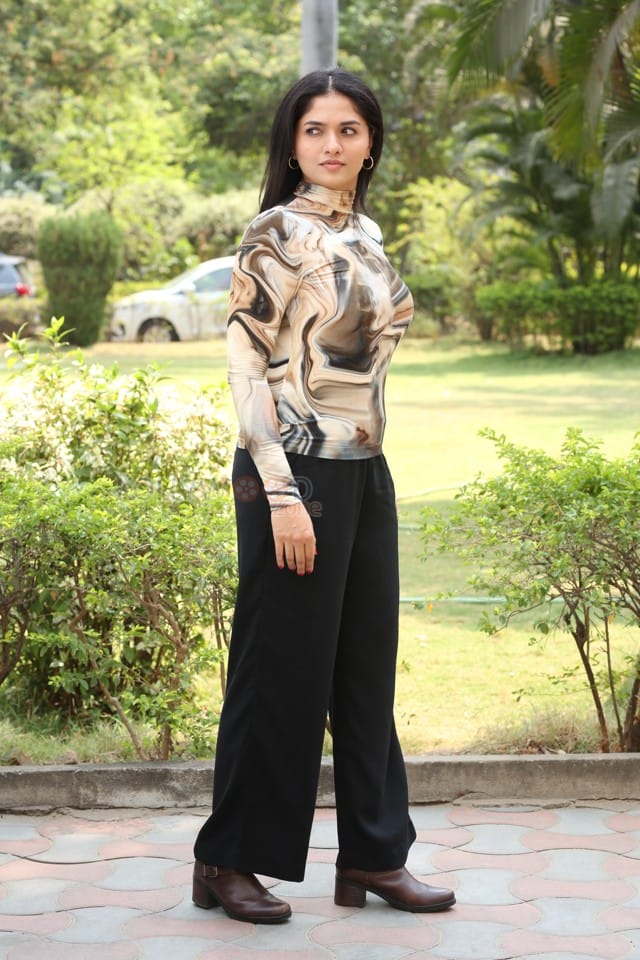 Heroine Sunaina at Inspector Rishi Press Meet Photos 11
