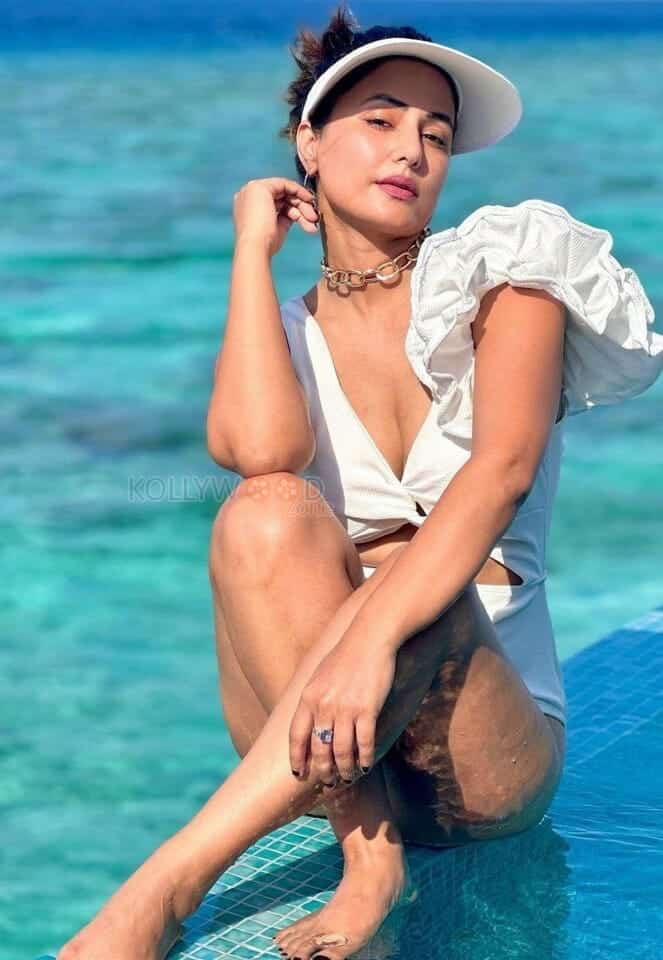 Hina Khan White Bikini Photos 02