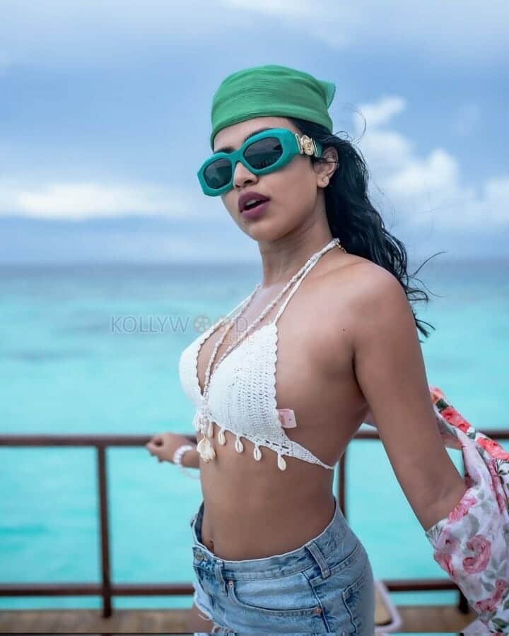 Hot Amala Paul in a Revealing White Bikini Top Photo 01