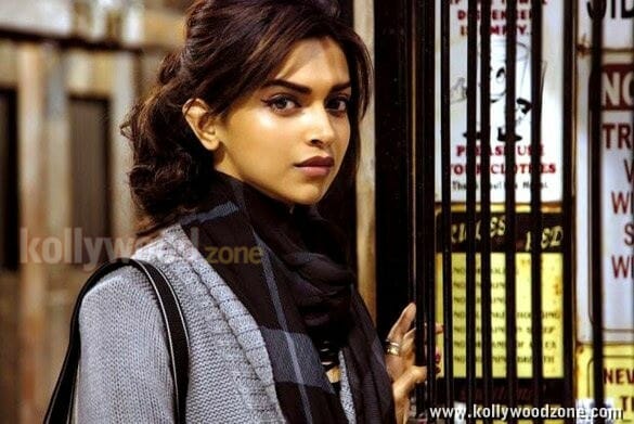 Hot Deepika Padukone Cocktail Movie Photos