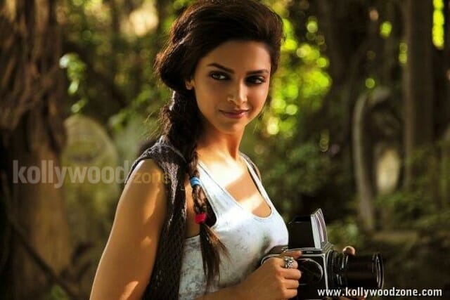 Hot Deepika Padukone Cocktail Movie Photos