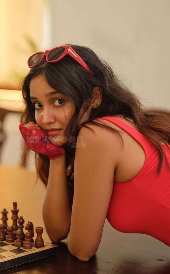 Hot Mallu Actress Anikha Surendran in a Red Dress with Matching Tights and Gloves Photos 04