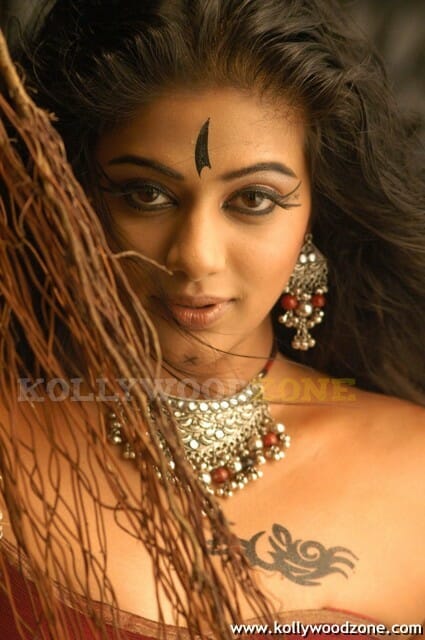 Hot Priyamani Glamour Stills