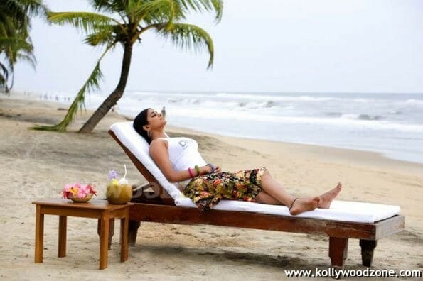 Hot Priyamani In White Pictures