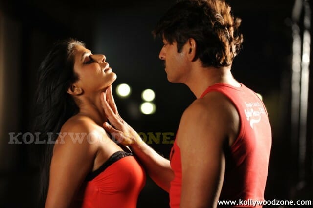 Hot Priyamani Photos