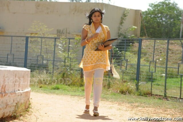 Hot Priyamani Pictures