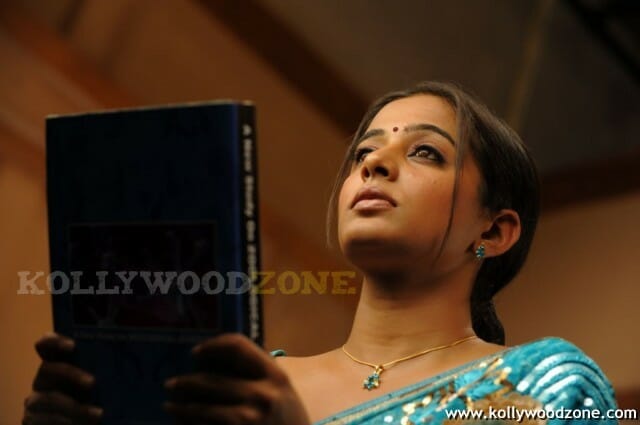 Hot Priyamani Pictures
