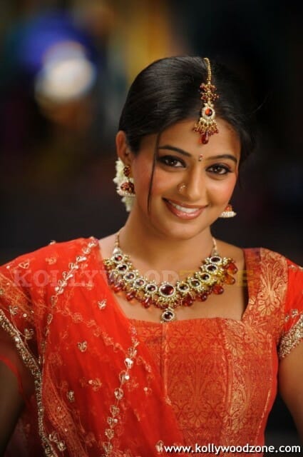 Hot Priyamani Pictures