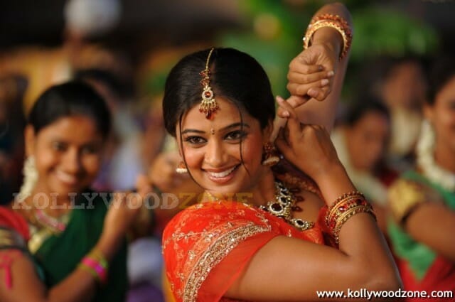Hot Priyamani Pictures