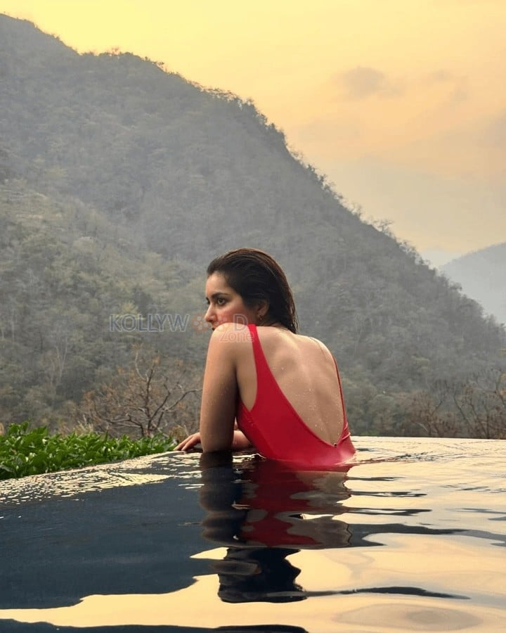 Hot Raashi Khanna Backless Bikini Swimsuit Photos 01