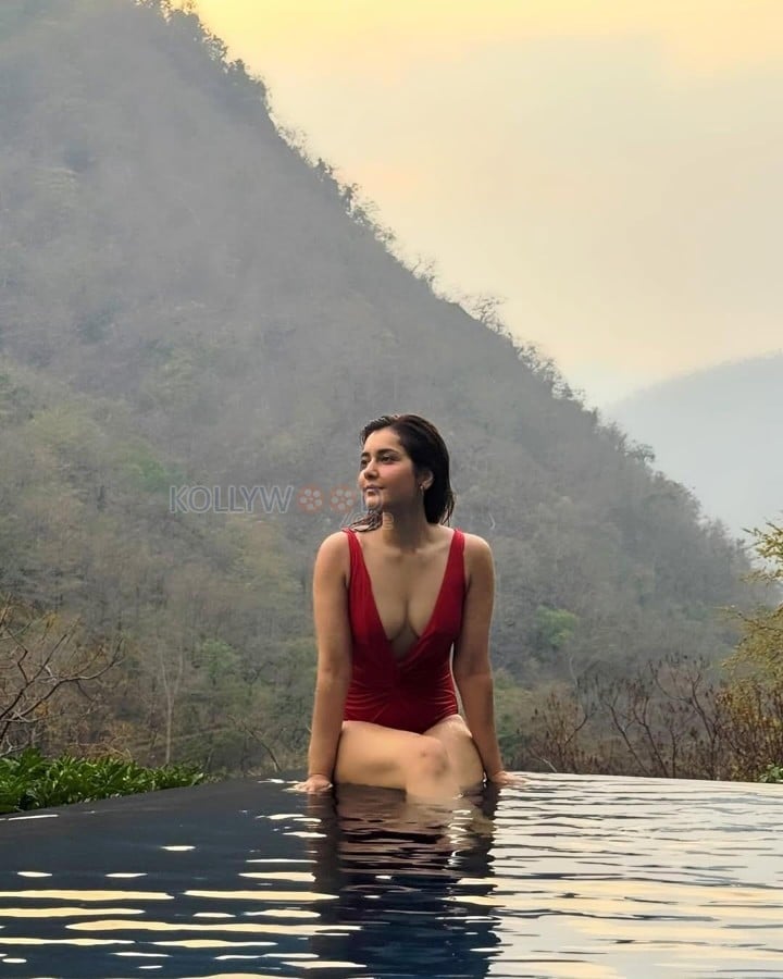 Hot Raashi Khanna Boobs Cleavage Bikini Swimsuit Photos 02
