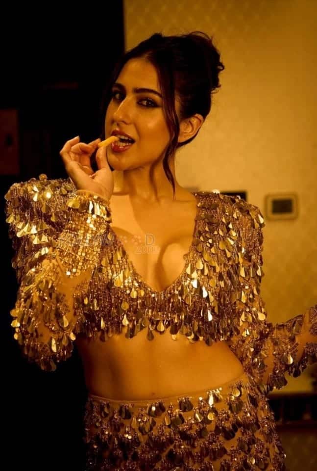 Hot Sara Ali Khan in a Shiny Golden Outfit Picture 01