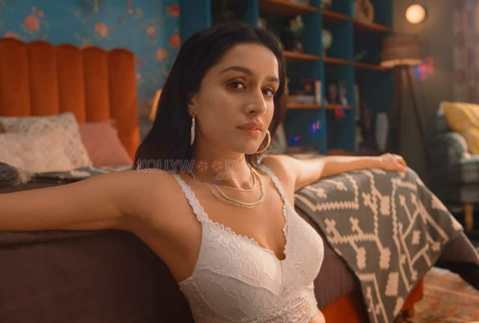 Hot Shraddha Kapoor in a White Bralette Photo 01