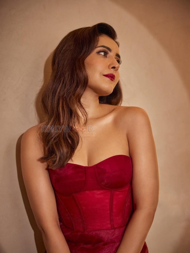 Hot and Stunning Raashii Khanna in a Red Strapless Bodycon Dress Photos 01