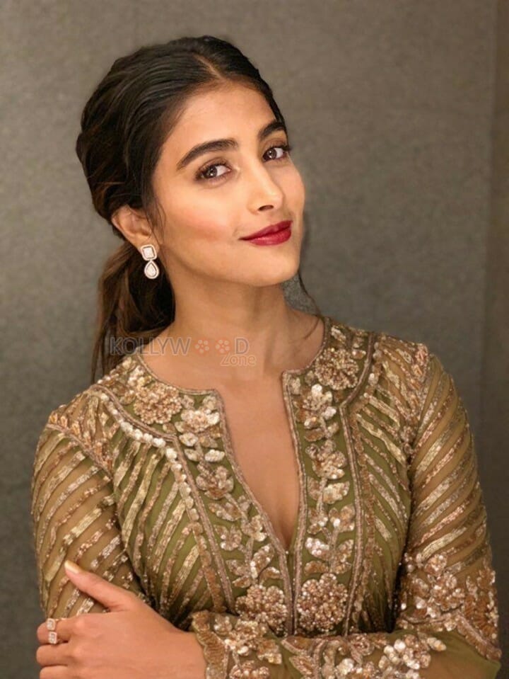 Indian Actress Pooja Hegde Pictures