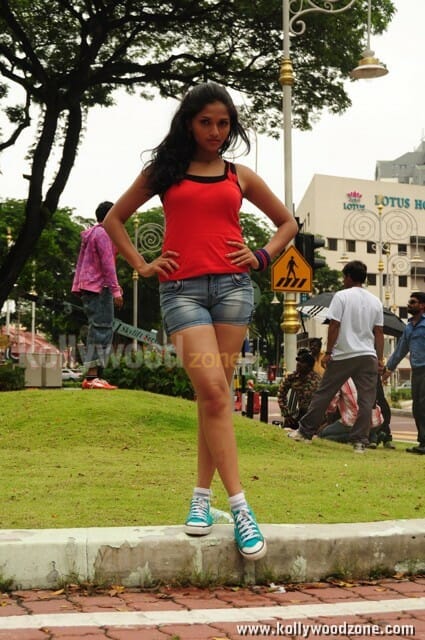 Indian Actress Sunaina Sexy Photos