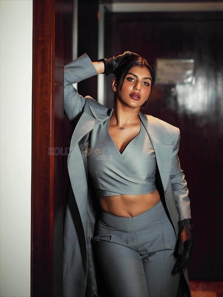 Ivan Than Uthaman Actress Yashika Aannand in a Grey Crop Top with Plunging V Neckline and Matching Grey Trousers Photos 02