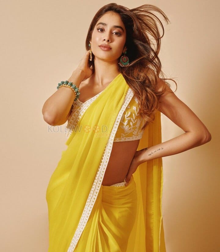 Janhvi Kapoor Sexy Yellow Saree Photos 01