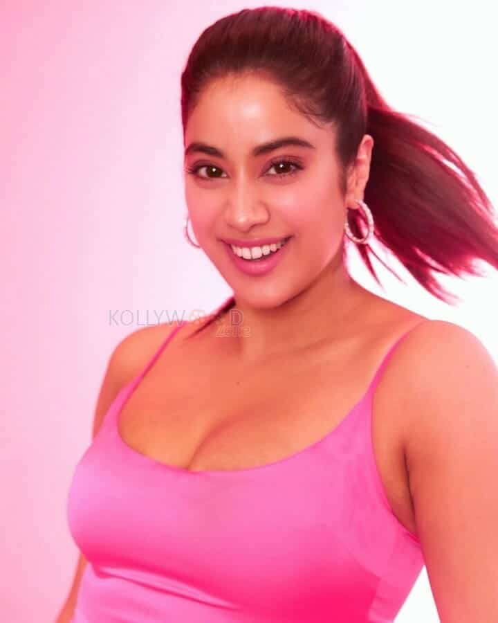 Janhvi Kapoor Smiling in a Pink Top 01