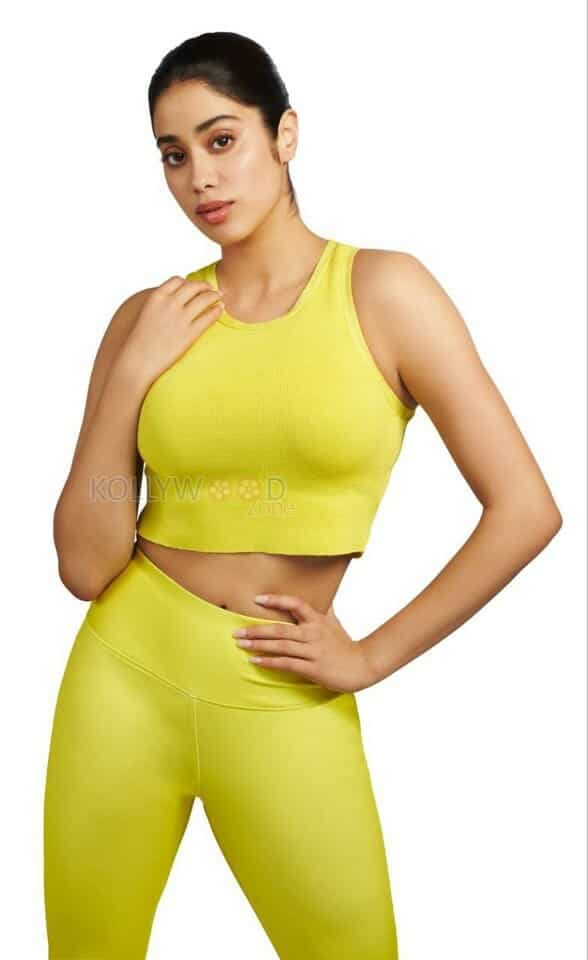 Janhvi Kapoor in a Lime Green Sportswear Photoshoot Pictures 02