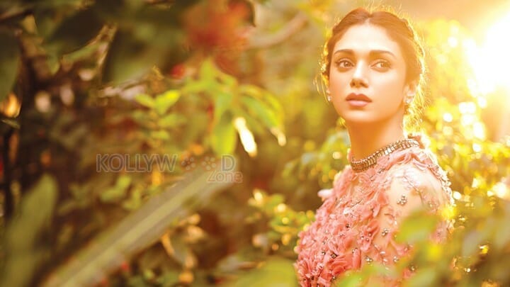 Kaatru Veliyidai Heroine Aditi Rao Hydari Photos