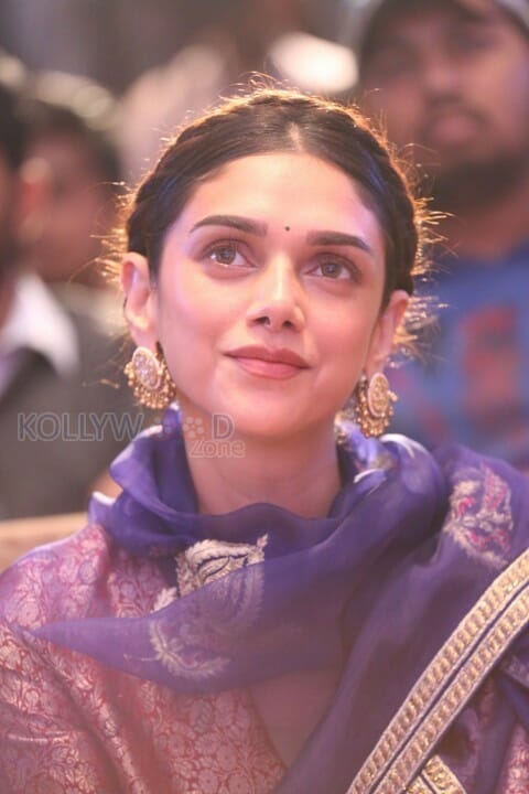 Kaatru Veliyidai Heroine Aditi Rao Hydari Pictures