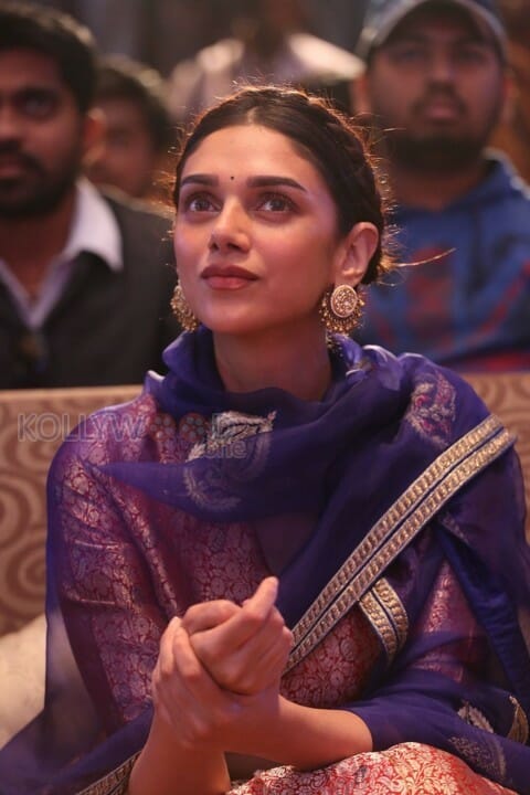 Kaatru Veliyidai Heroine Aditi Rao Hydari Pictures