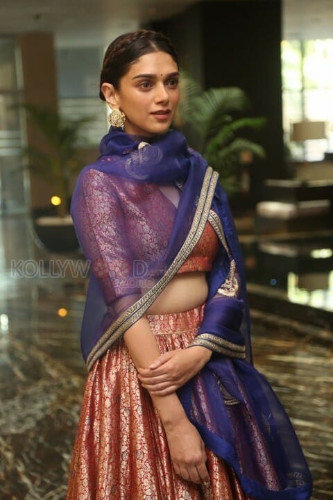 Kaatru Veliyidai Heroine Aditi Rao Hydari Pictures