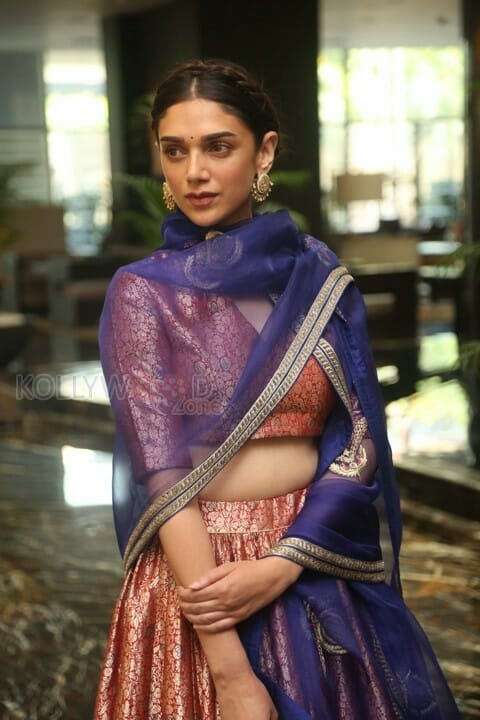 Kaatru Veliyidai Heroine Aditi Rao Hydari Pictures