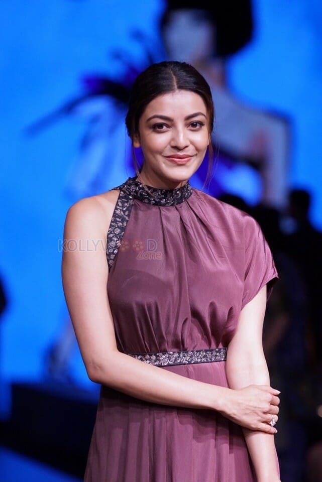 Kajal Agarwal At Anushree Reddy Show Stopper At Lakme Fashion Week Photos