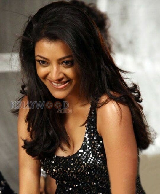 Kajal Agarwal Hot Cleavage Pictures
