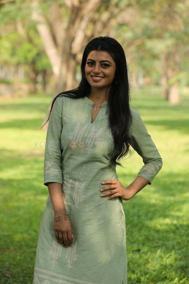 Kamali From Nadukkaveri Movie Heroine Anandhi Stills