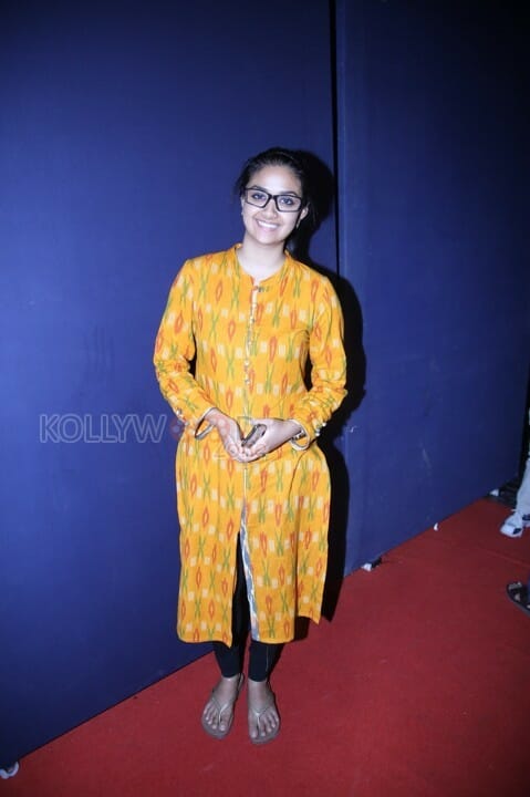 Keerthi Suresh At Th Stage Show Of Yg Mahendran Soppana Vazhvil Drama Pictures