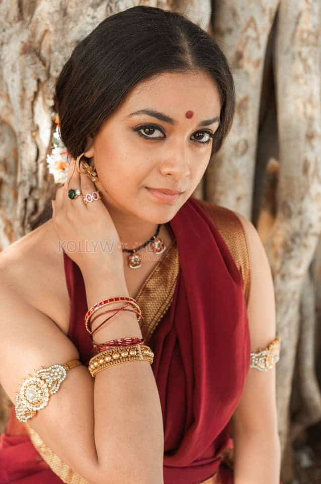 Keerthy Suresh Traditional Photoshoot Pictures 04