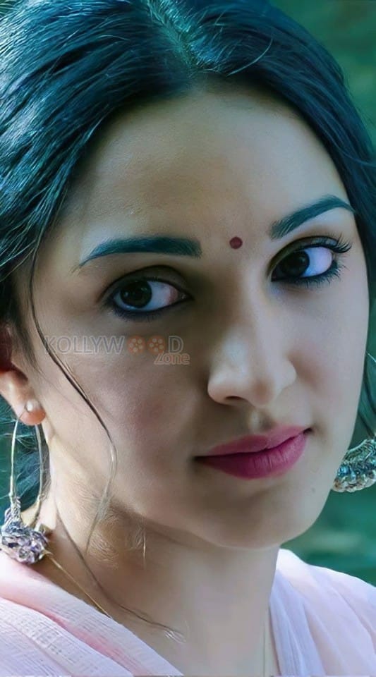 Kiara Advani Face Closeup Stills