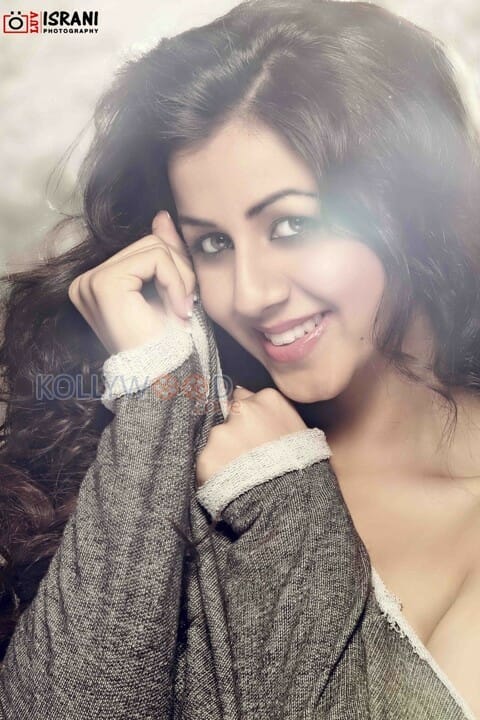 Ko Movie Heroine Nikki Galrani Sexy Stills